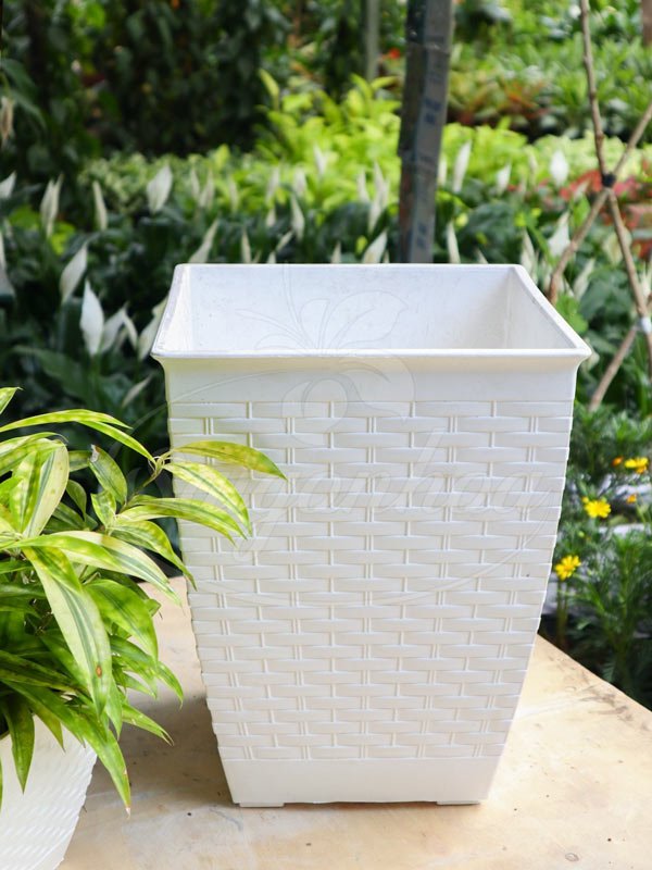 Chậu Nhựa Vuông Đan Mây 28