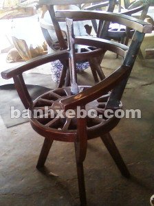 Ghế Ngồi Với Bánh Xe Bò