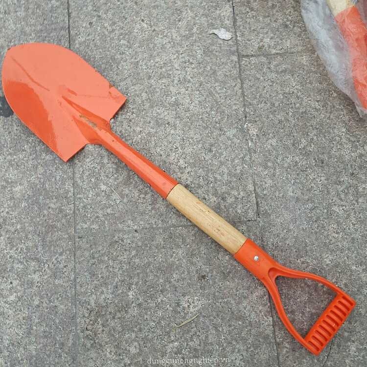 Xẻng làm vườn