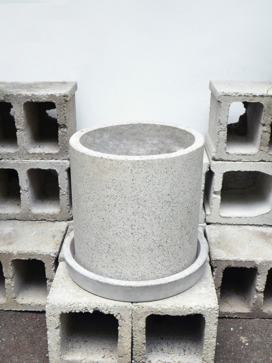 Chậu trụ xi măng 30cm 2