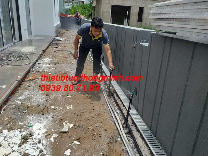 Thi công tưới cỏ, cây cảnh biệt thự quận thủ đức hẹn giờ tự động
