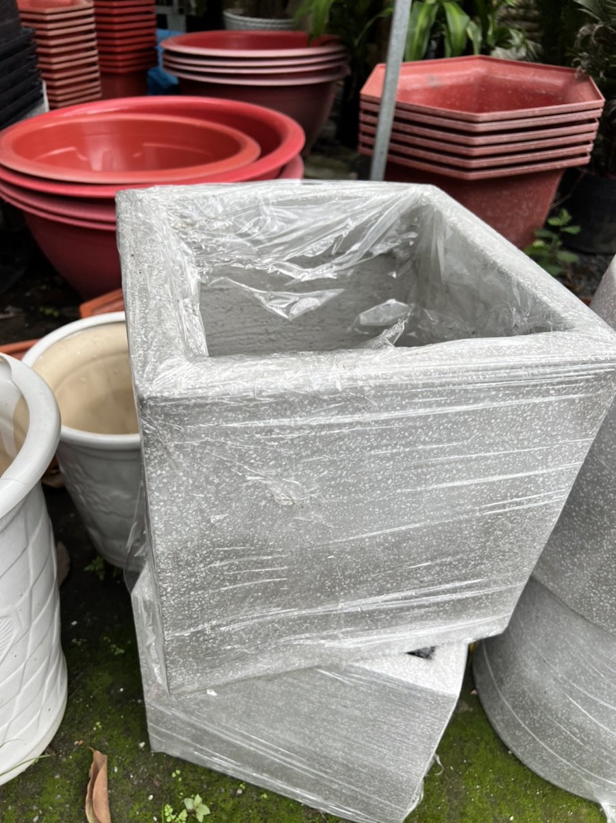 Chậu Xi Măng Đá Mài Vuông 40