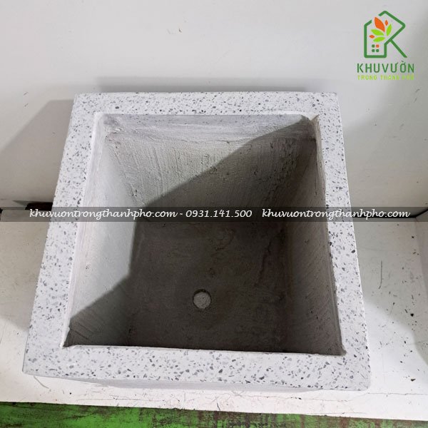 Chậu xi măng đá mài trụ vuông 30x40cm 2