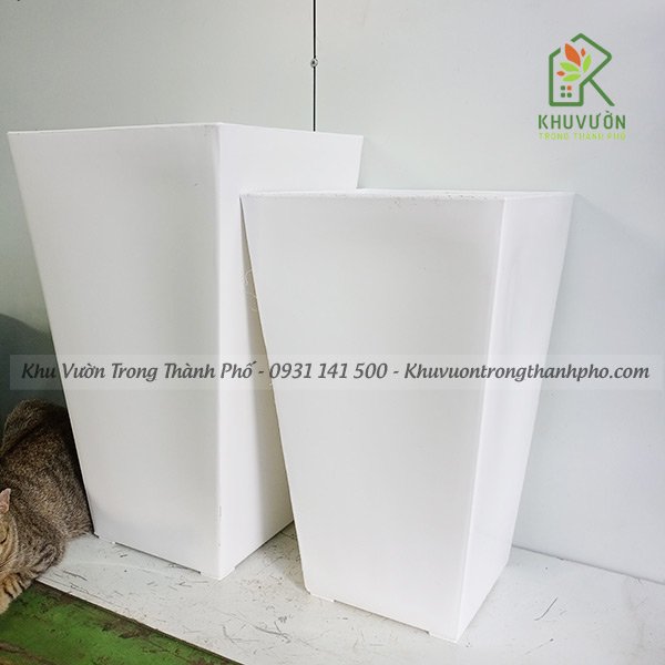 Chậu Nhựa Vuông Cao 2