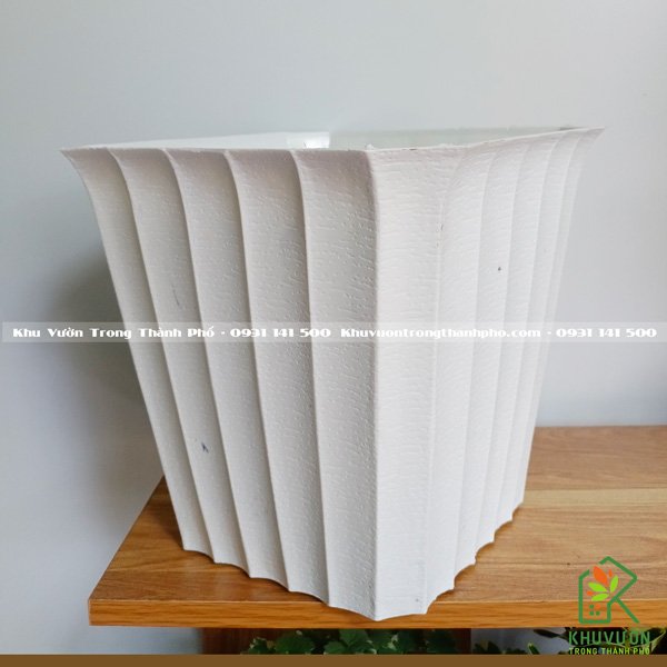 Chậu Nhựa Khía Vuông 2