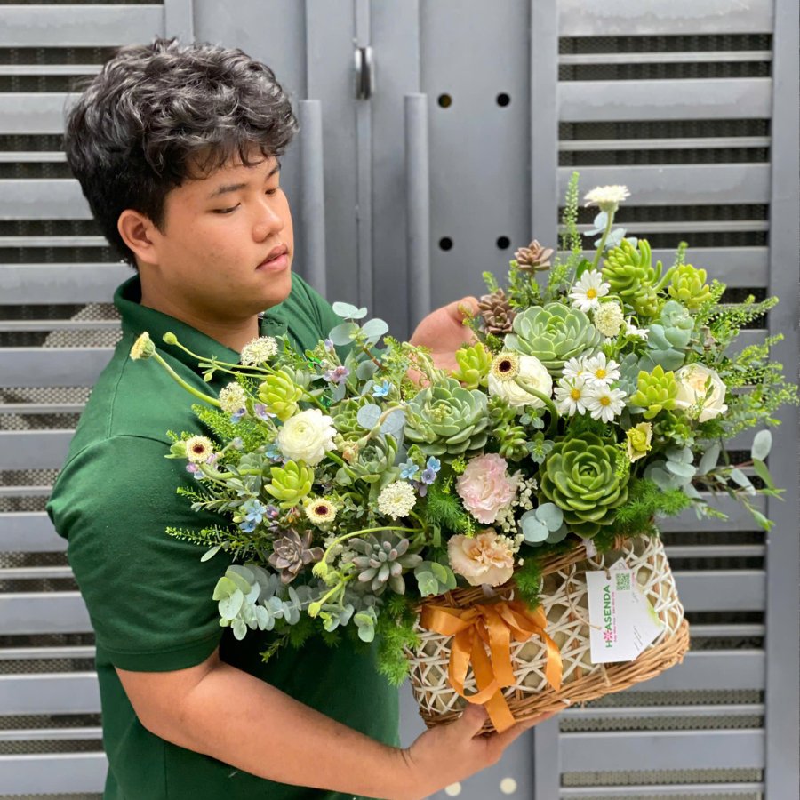 Giỏ Hoa Sinh Nhật Đẹp Với Sen Đá Xanh Mix Hoa Tươi - Hoa Sinh Nhật Tone Xanh Lá Thiên Nhiên 2