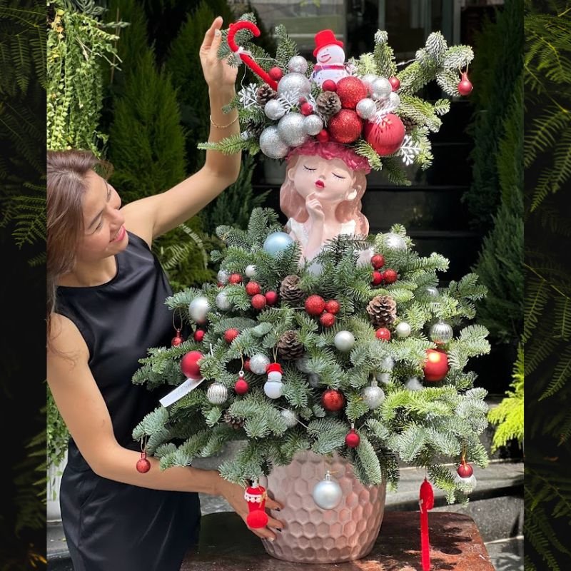 Cây Thông Noel Đẹp Độc Đáo- Bình Hoa Cô Gái Kết Từ Cành Thông Nhập Khẩu Đan Mạch