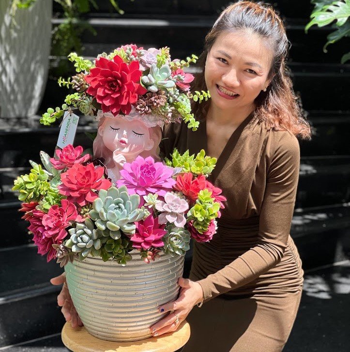 Bình Hoa Sen Đá Cô Gái 2 Tầng Mẫu Mới Nhất 2