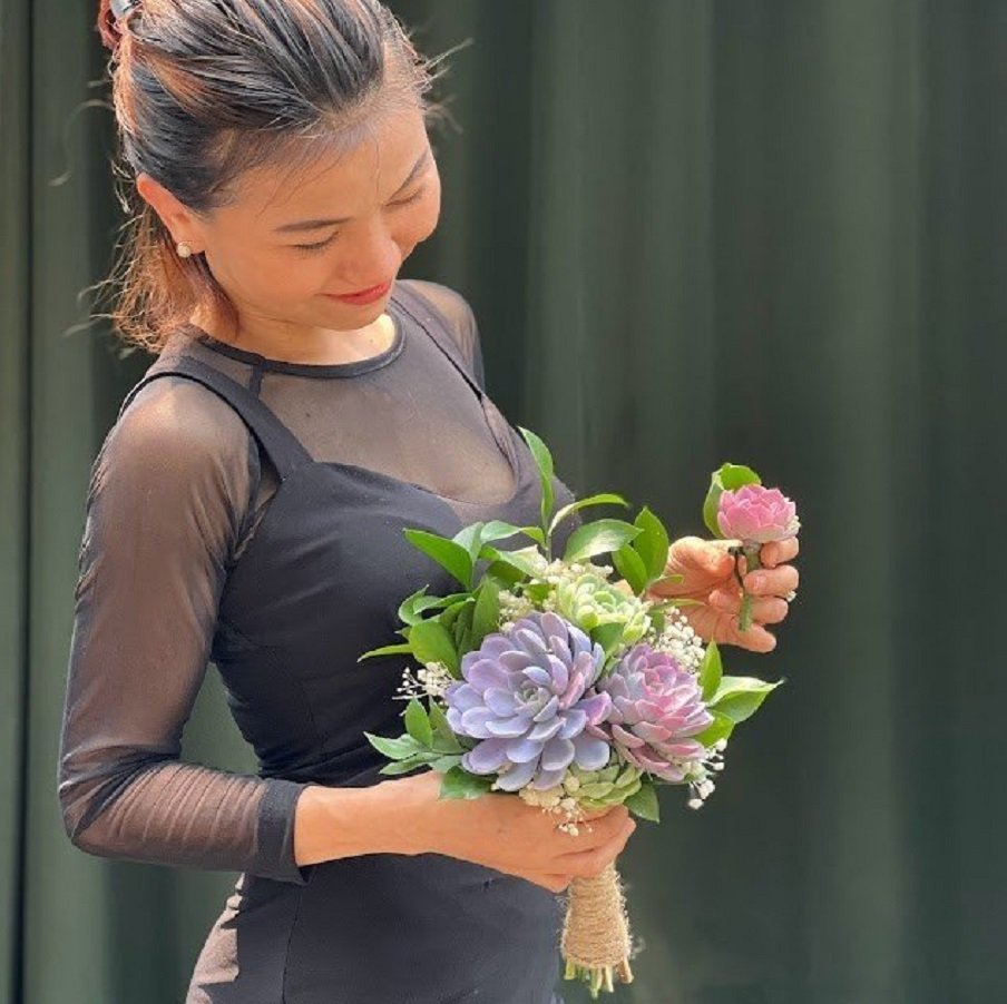 Bó Hoa Cầm Tay Cô Dâu Sen Đá Tone Màu Tím Hồng Mộng Mơ 3