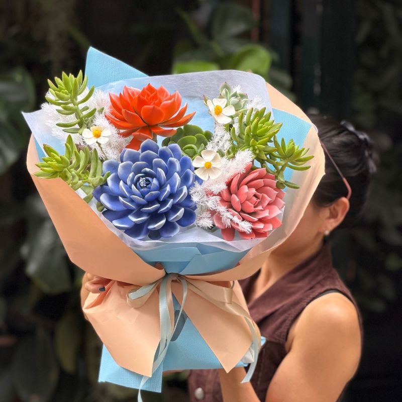 Bó Hoa Tốt Nghiệp Từ Hoa Sen Đá Có Ưu Điểm Gì