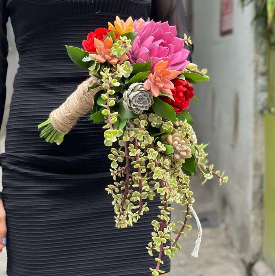 Hoa Cầm Tay Cô Dâu Sen Đá Dạng Rũ Bó Dài