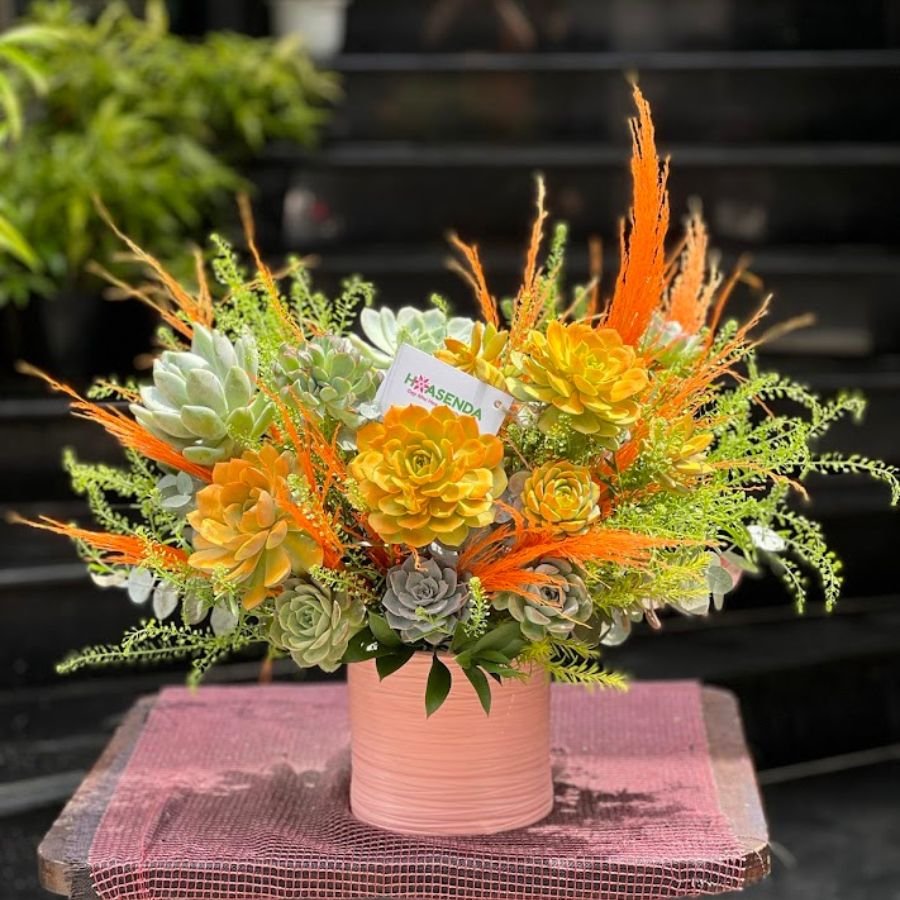 Danh Sách Quà Tặng Khách Hàng Hot Nhất, Lẵng Hoa Sen Đá Tươi Đẹp Bền Lâu 2