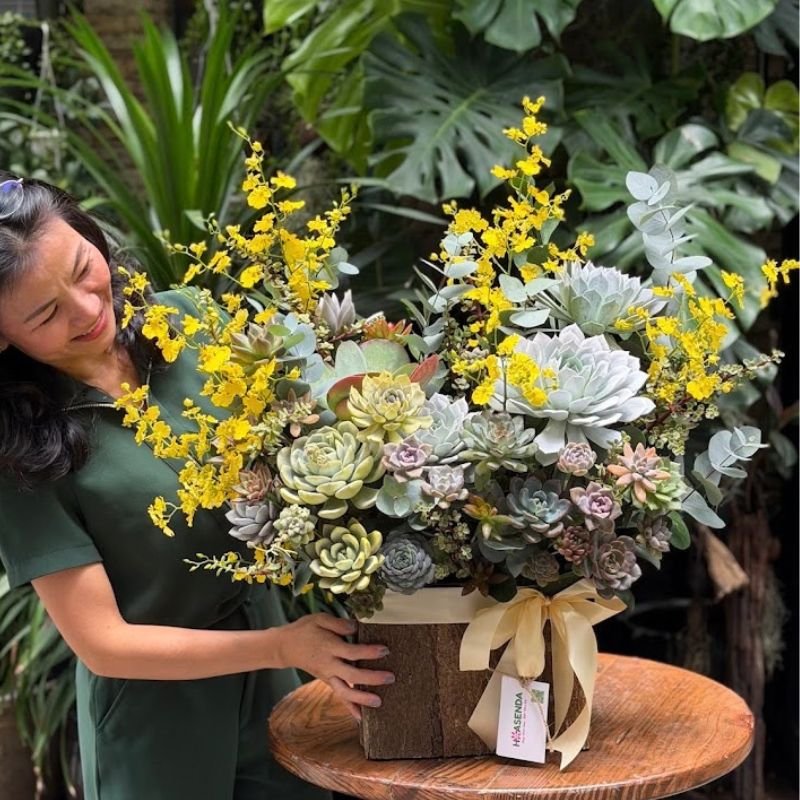 Lãng Hoa 1 Tầng Tặng Khai Trương Thịnh Vượng Từ Sen Đá