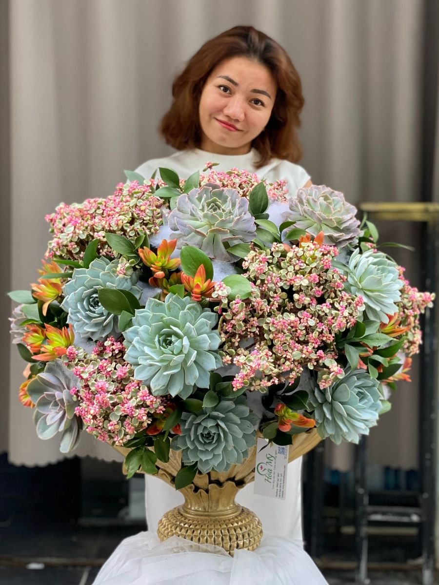 Lẵng Hoa Khai Trương Quận 3-Bán Bình Hoa Sen Đá To Khủng
