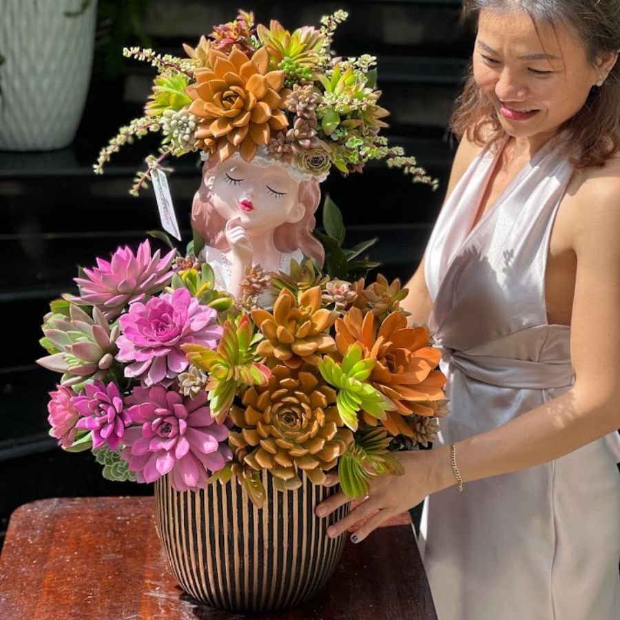 Bình Hoa Sen Đá Cô Gái 2 Tầng Nhiều Màu - Hoa Chúc Mừng Sinh Nhật Bạn Gái