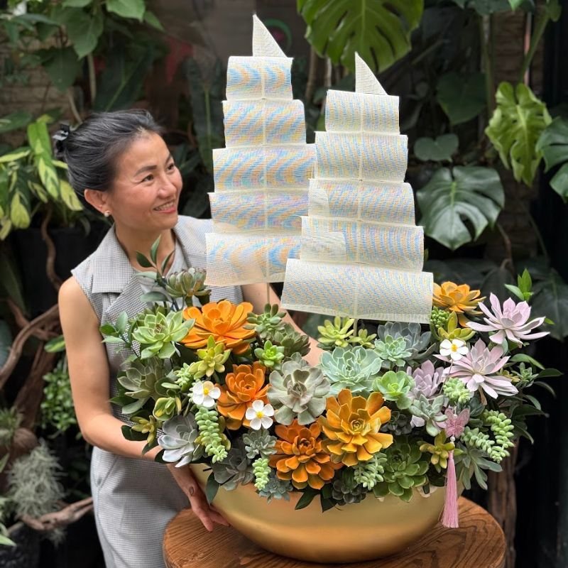 Thuyền Hoa Sen Đá Thuận Buồm Xuôi Gió: Hoa Mừng Khai Trương Cửa Hàng Ý Nghĩa