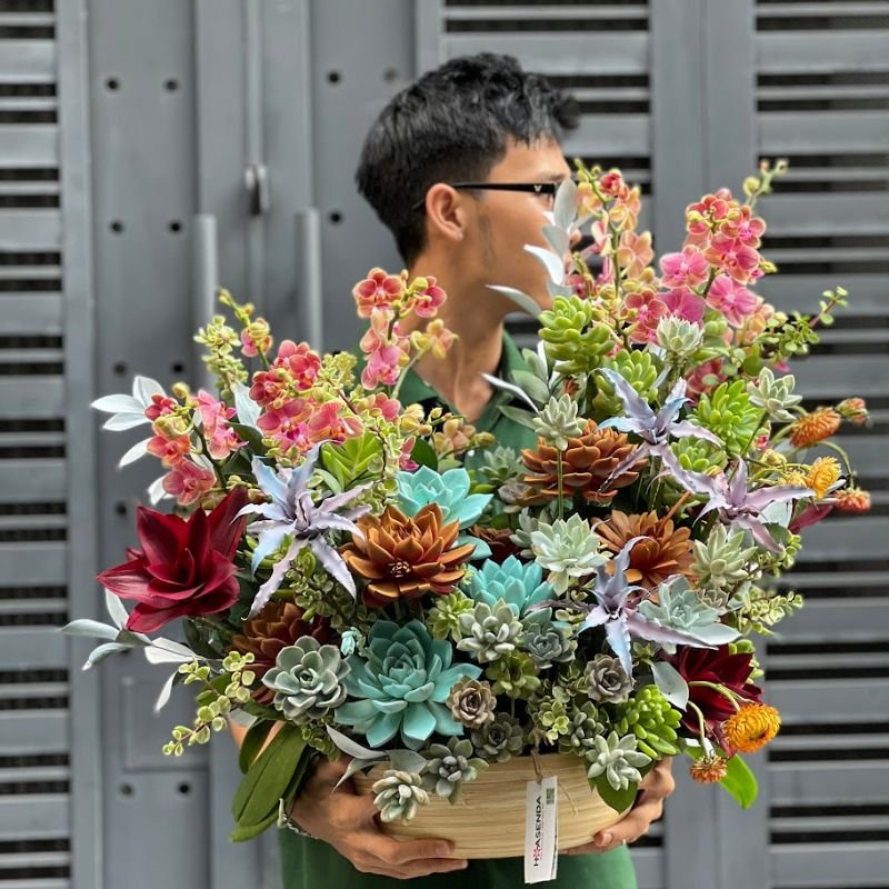 Hoa Khai Trương Hồng Phát Từ Lẵng Sen Đá Nhiều Màu Mix Lan Mini