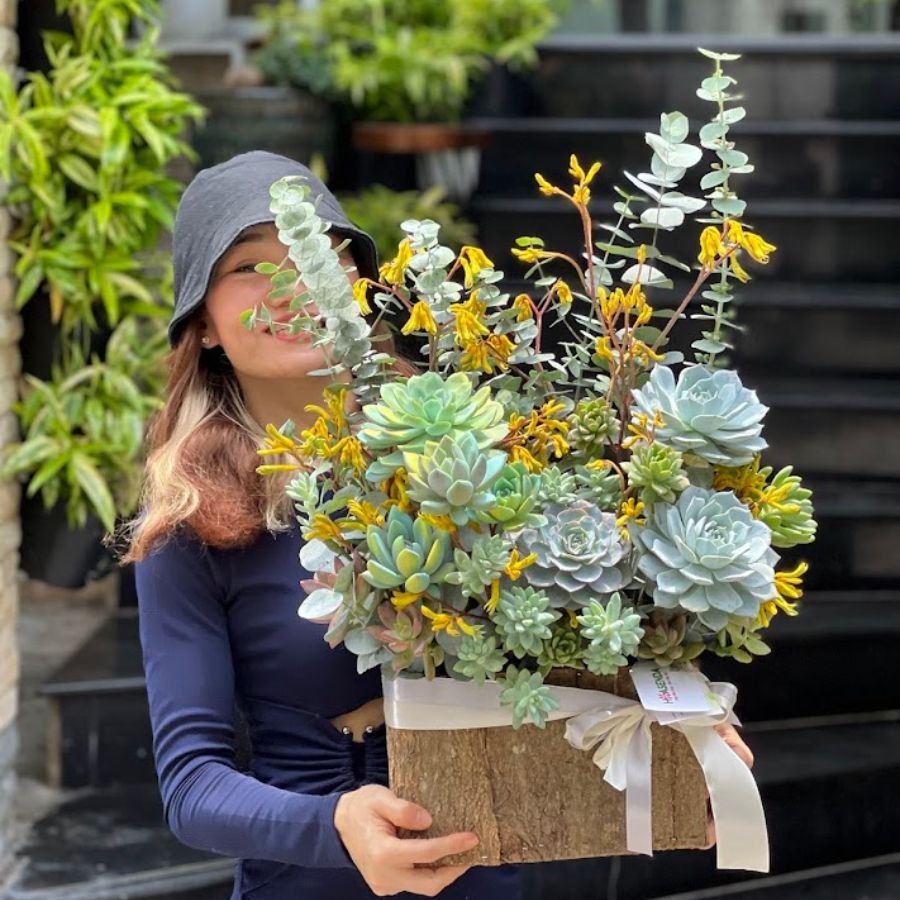 Mẫu Hoa Sinh Nhật Đẹp Từ Lẵng Hoa Sen Đá Đẹp Bền Lâu