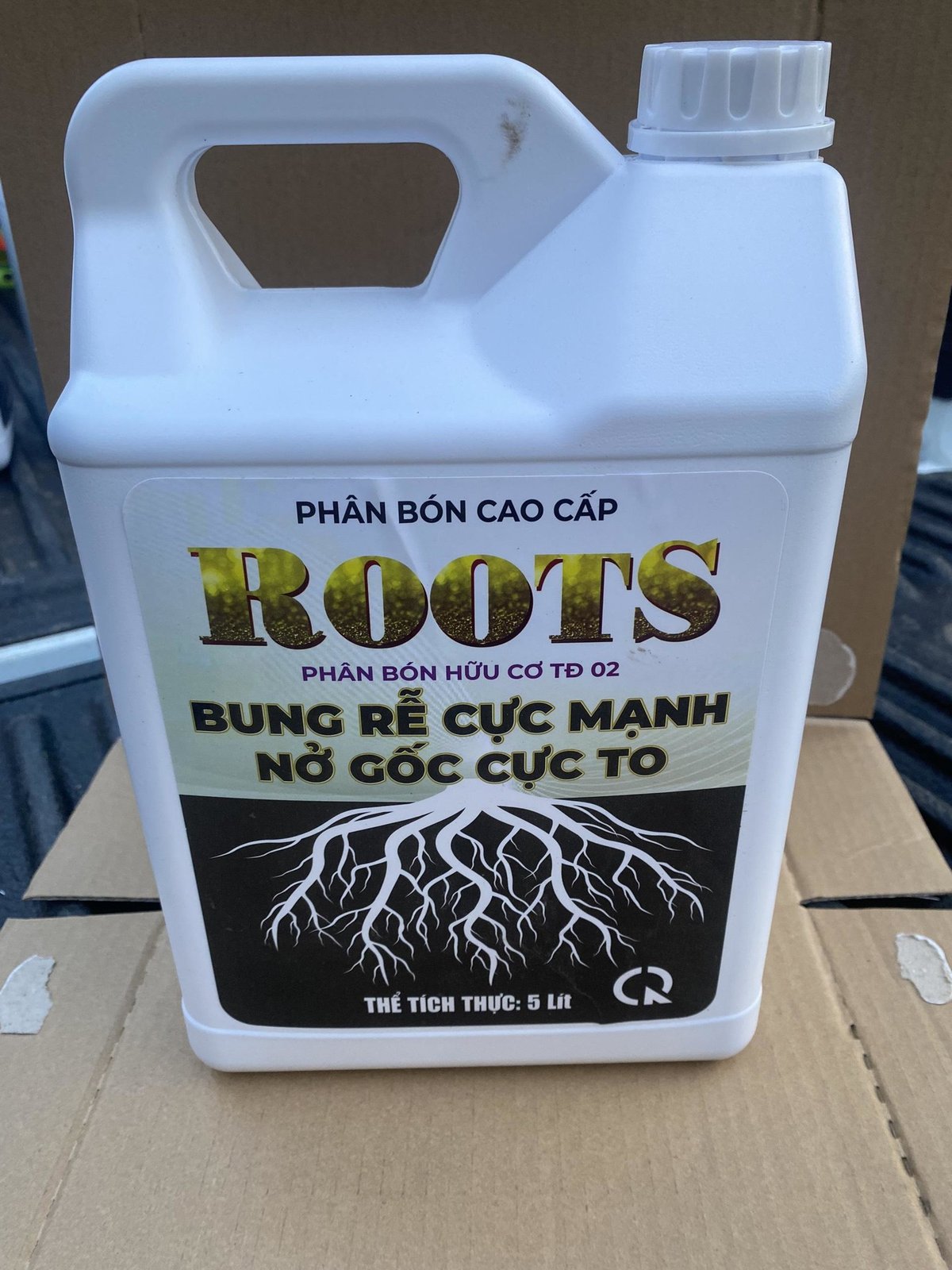 Phân bón Roots can 5 lít bung rễ nở gốc phát chèo FREESHIP 2