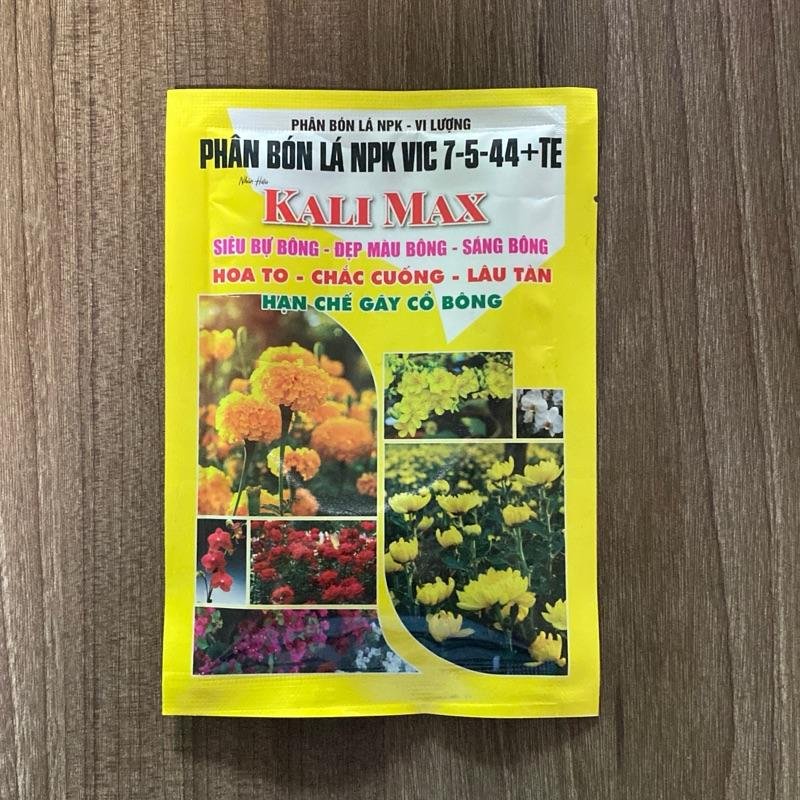 Phân bón lá NPK 7-5-44+TE to nụ dưỡng hoa nở đồng loạt gói 50gam