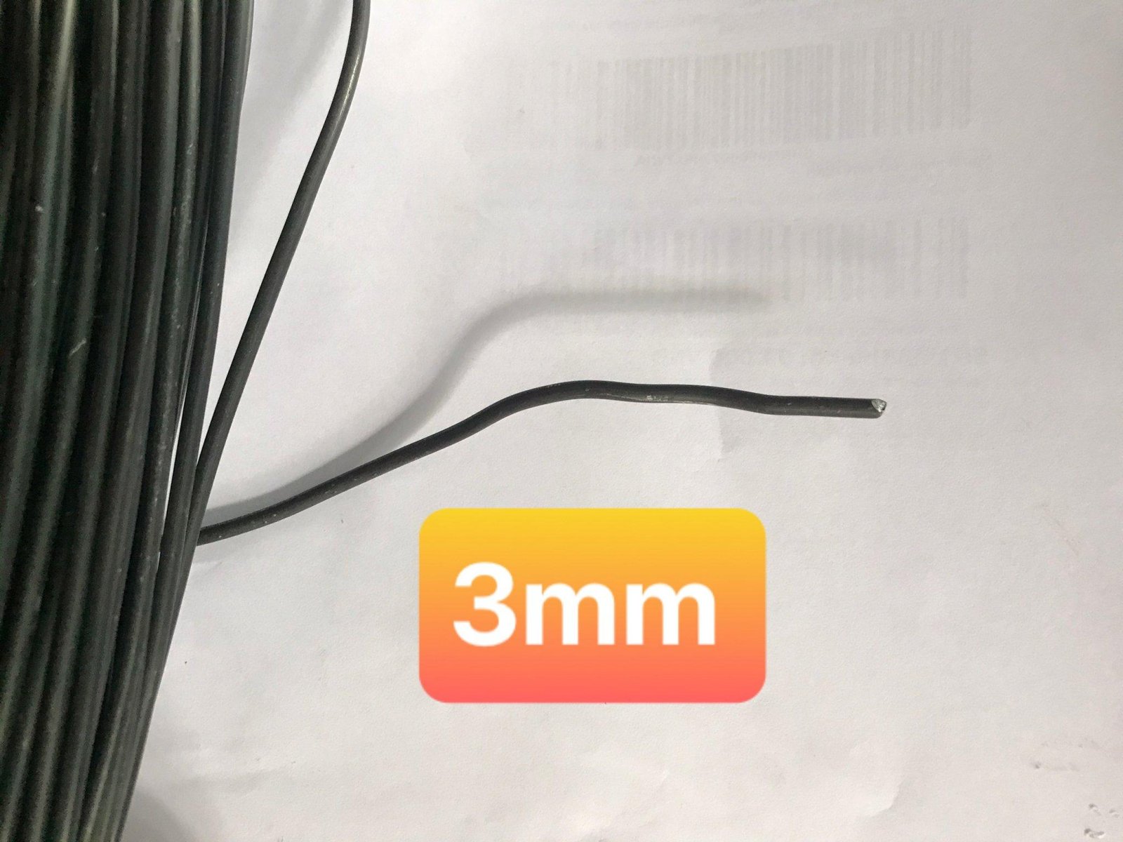 Dây nhôm uốn cây có 2 màu chọn màu đen hoặc trắng ( Đen cuộn 500gam hoặc Trắng cuộn 700gam) kẽm  uốn 3