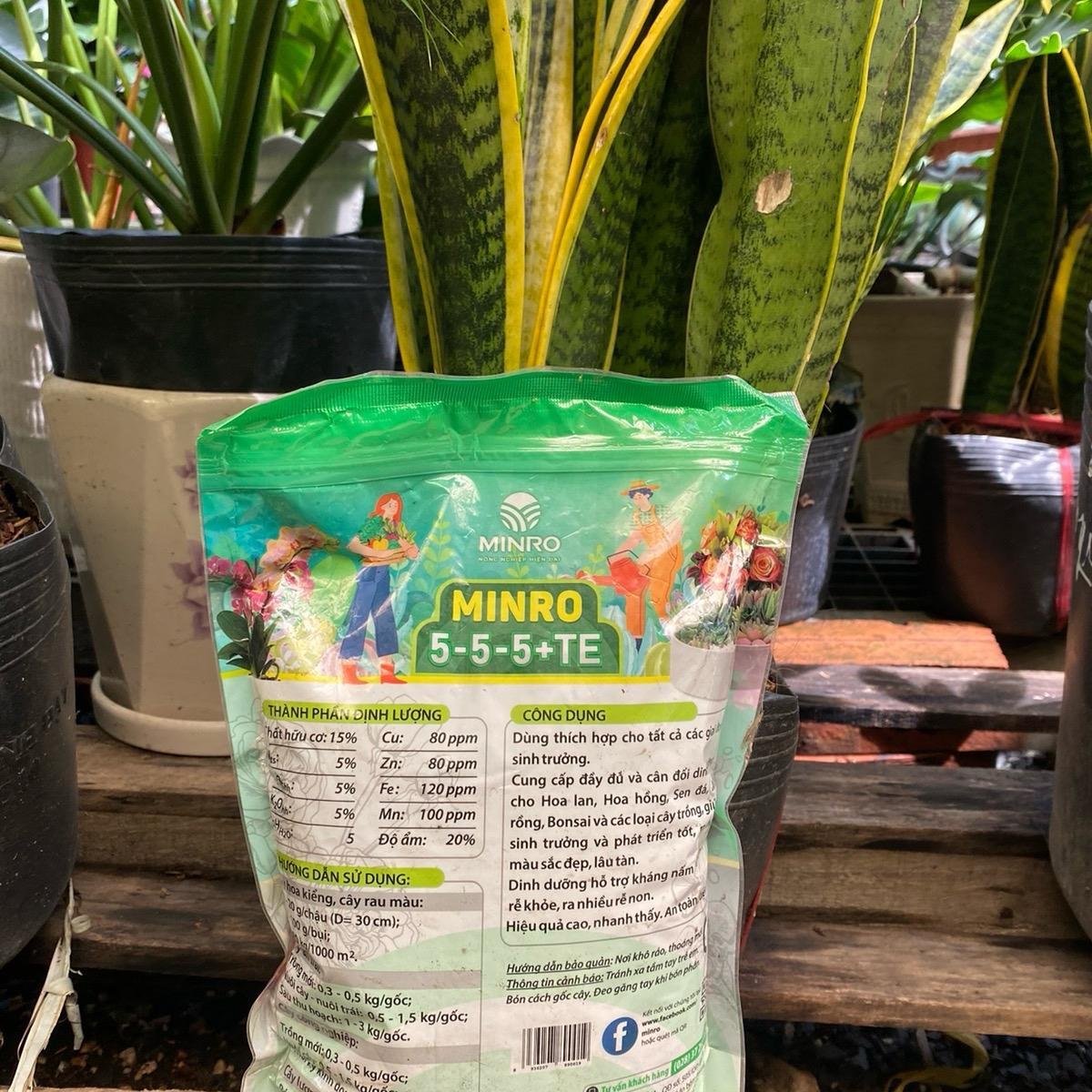 Phân hữu cơ khoáng Minro 5-5-5+TE gói 1kg cải tạo đất xanh lá dày lá 2