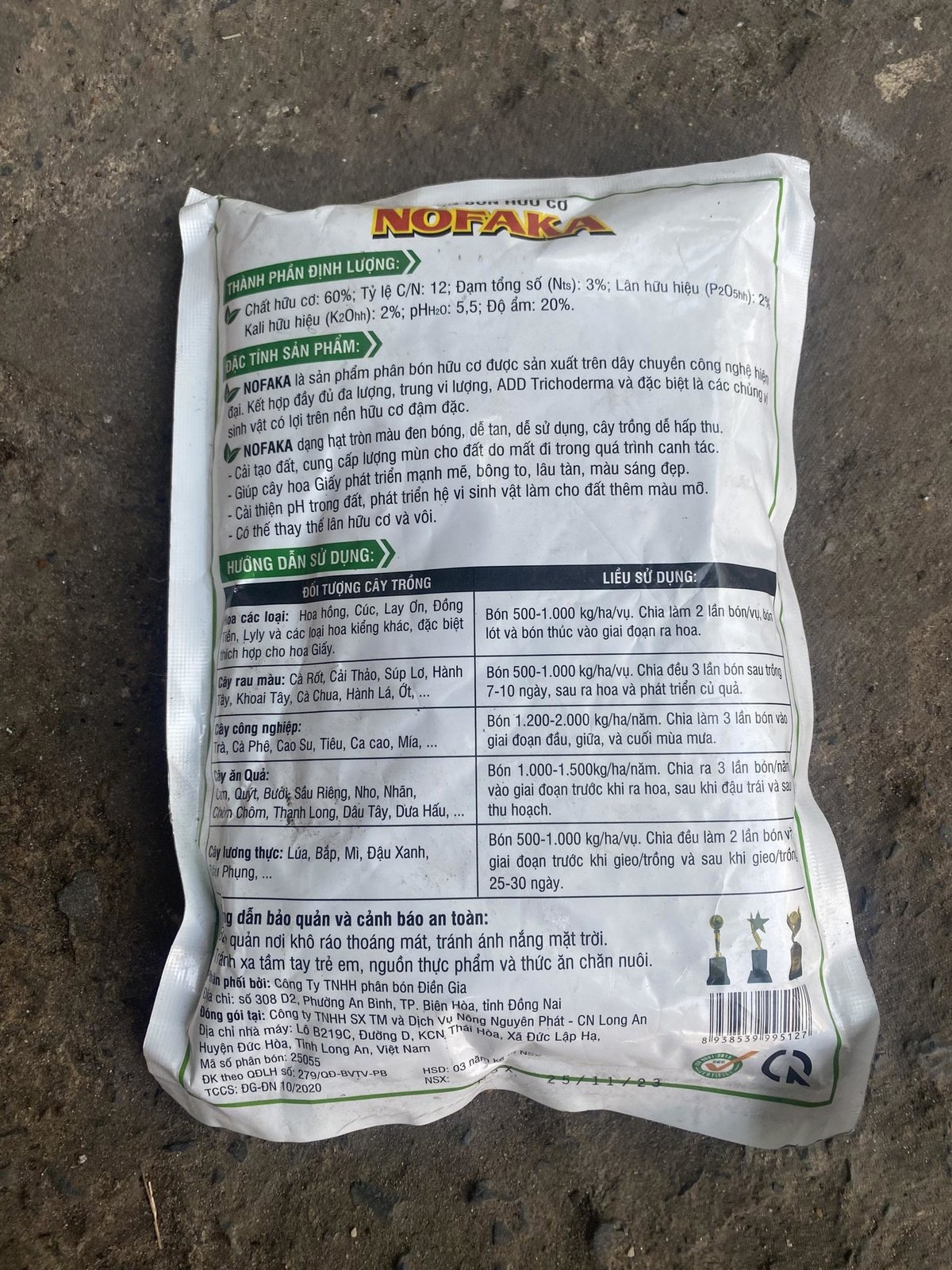Phân bón cho cây hoa giấy,kích ra hoa dưỡng cây xanh lá gói 700GAM 2