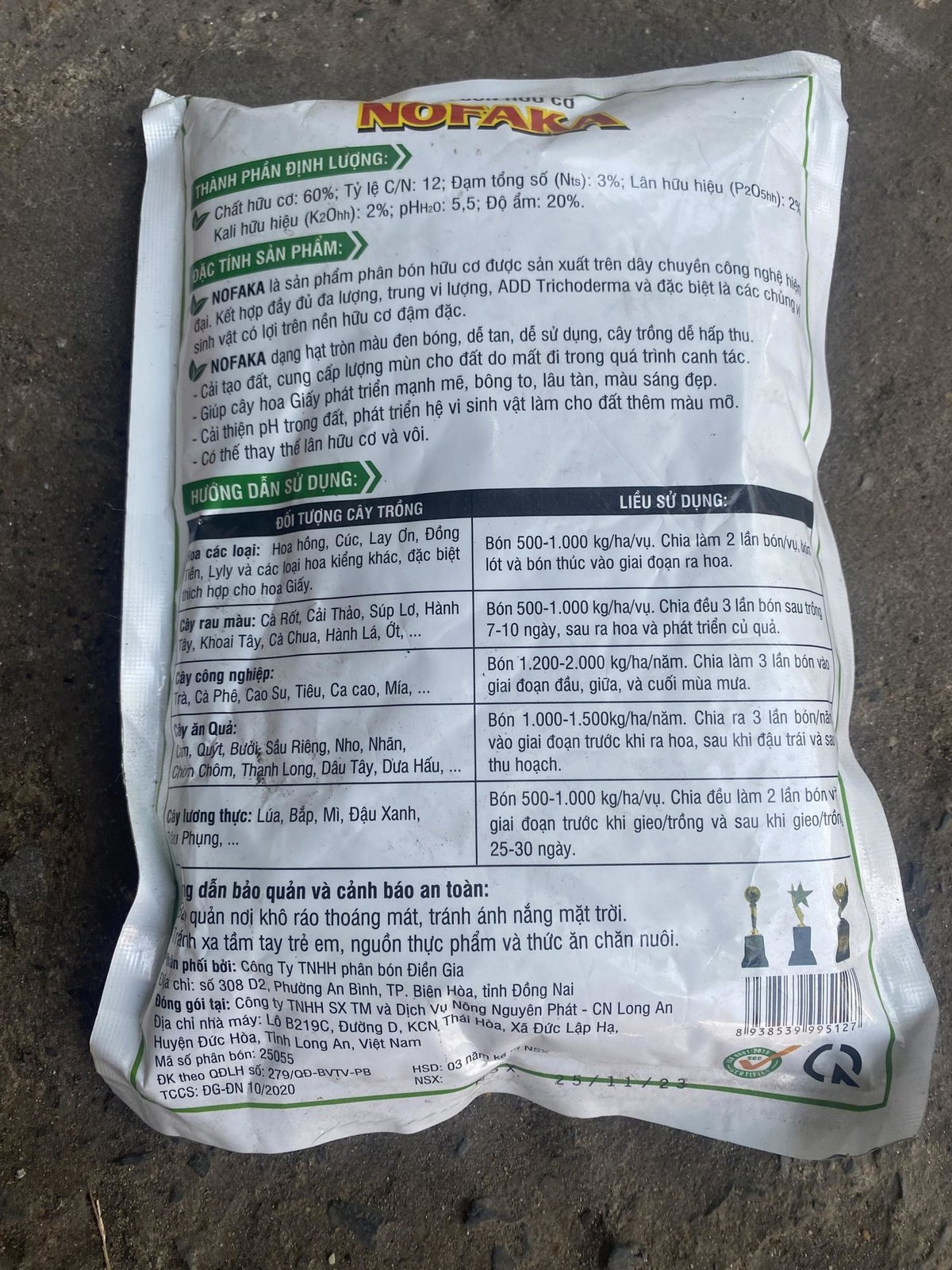 Phân bón cho cây hoa giấy,kích ra hoa dưỡng cây xanh lá gói 700GAM 3
