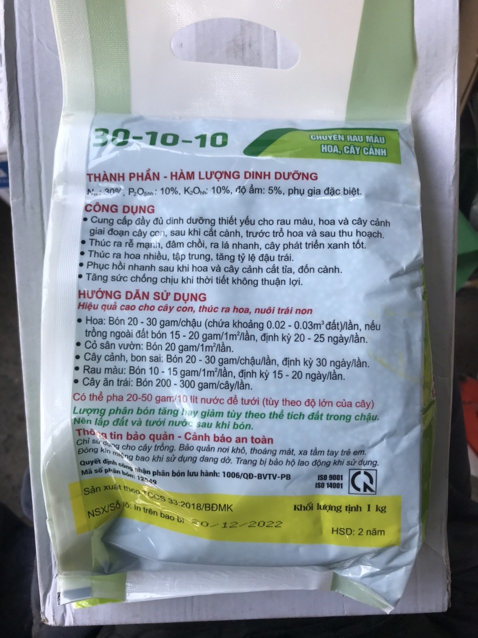 Phân NPK 30-10-10 TAN NHANH nảy chồi ra lá bung đọt mạnh gói 1kg 2