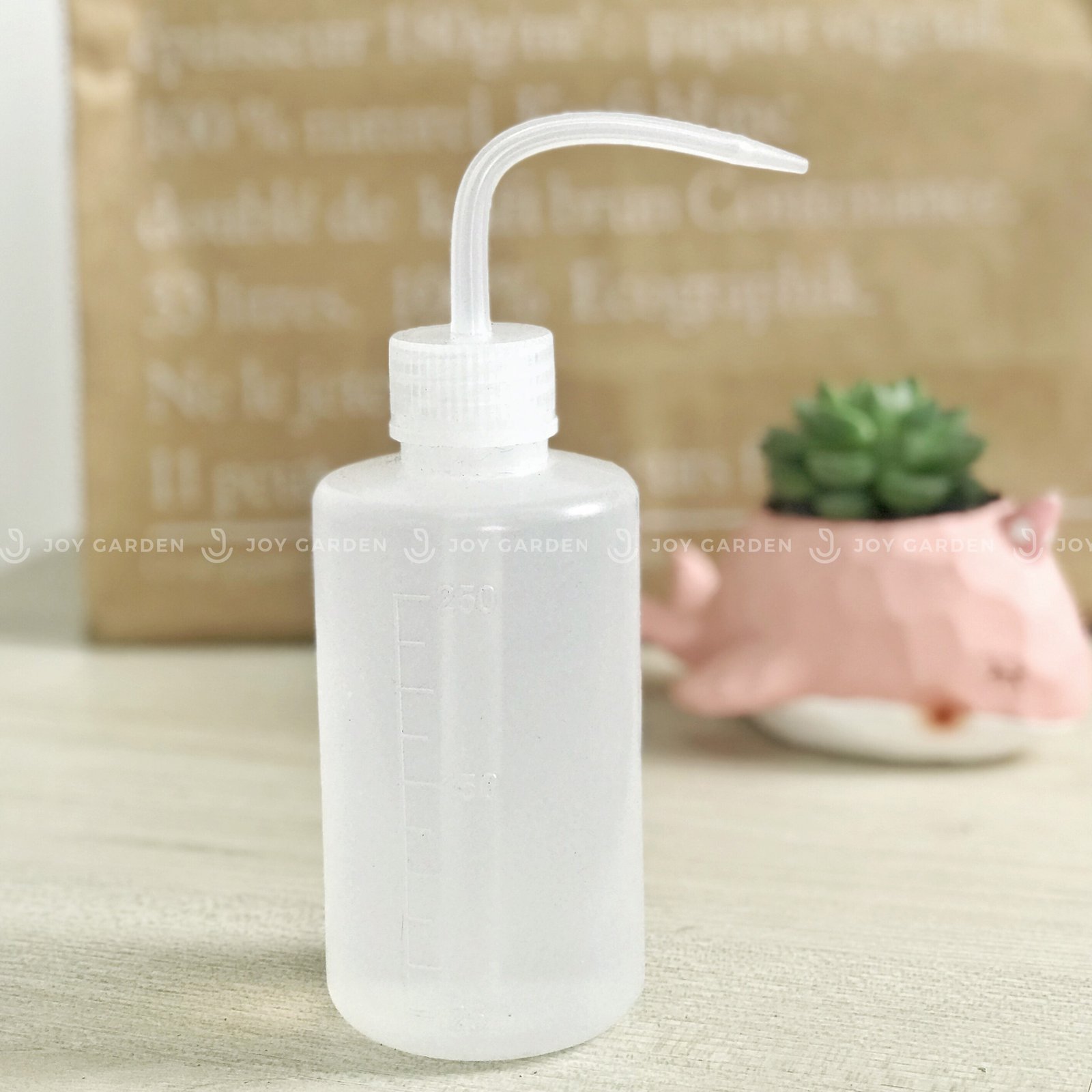 Bình tưới vòi cong 250ml 2
