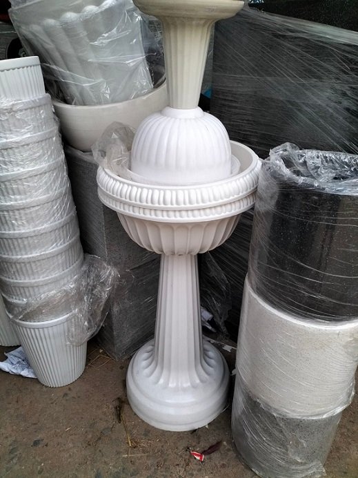 Chậu Ly Nhựa Chân Đế Cao