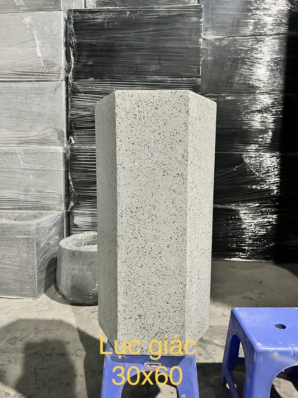Chậu Trồng Cây Xi Măng Đá Mài Hình Lục Giác