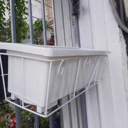 Khung Sắt Treo Chậu Nhựa Chữ Nhật 60cm 2