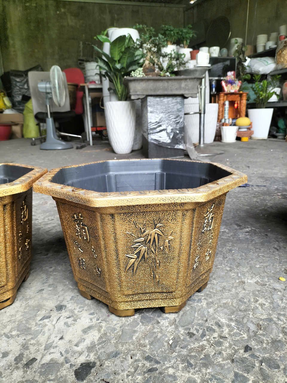 Chậu Nhựa Sơn Đồng Bát Giác A500
