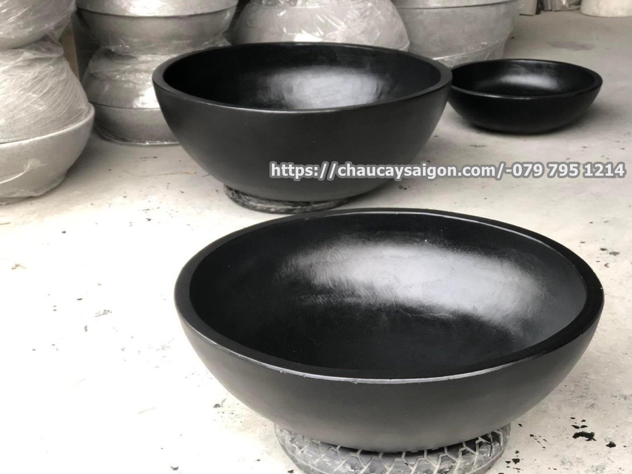 Chậu xi măng đá mài trồng sen-nuôi cá 3