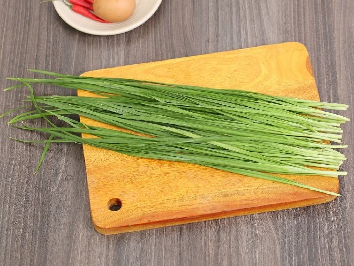 Cây Hẹ Lá Nhỏ (chậu giống) 3