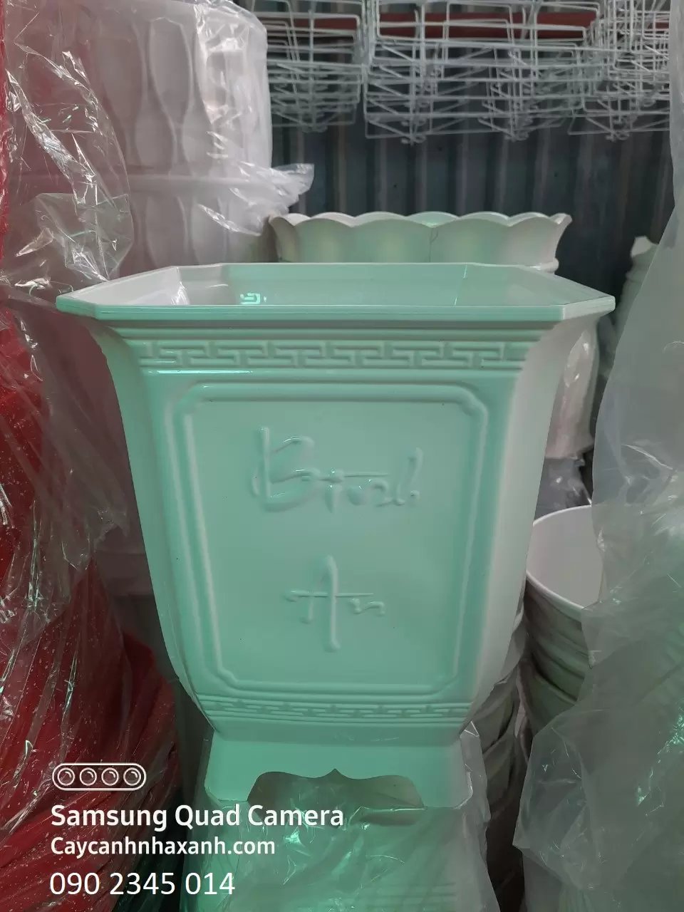 Chậu Nhựa Vuông 4 chân 42 x 40