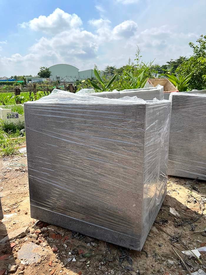 Chậu Xi Măng Đá Mài Vuông 60x60x60cm – Mẫu Chậu Lớn, Bền Chắc, Phù Hợp Trồng Cây Xanh Và Cây Ăn Quả 3