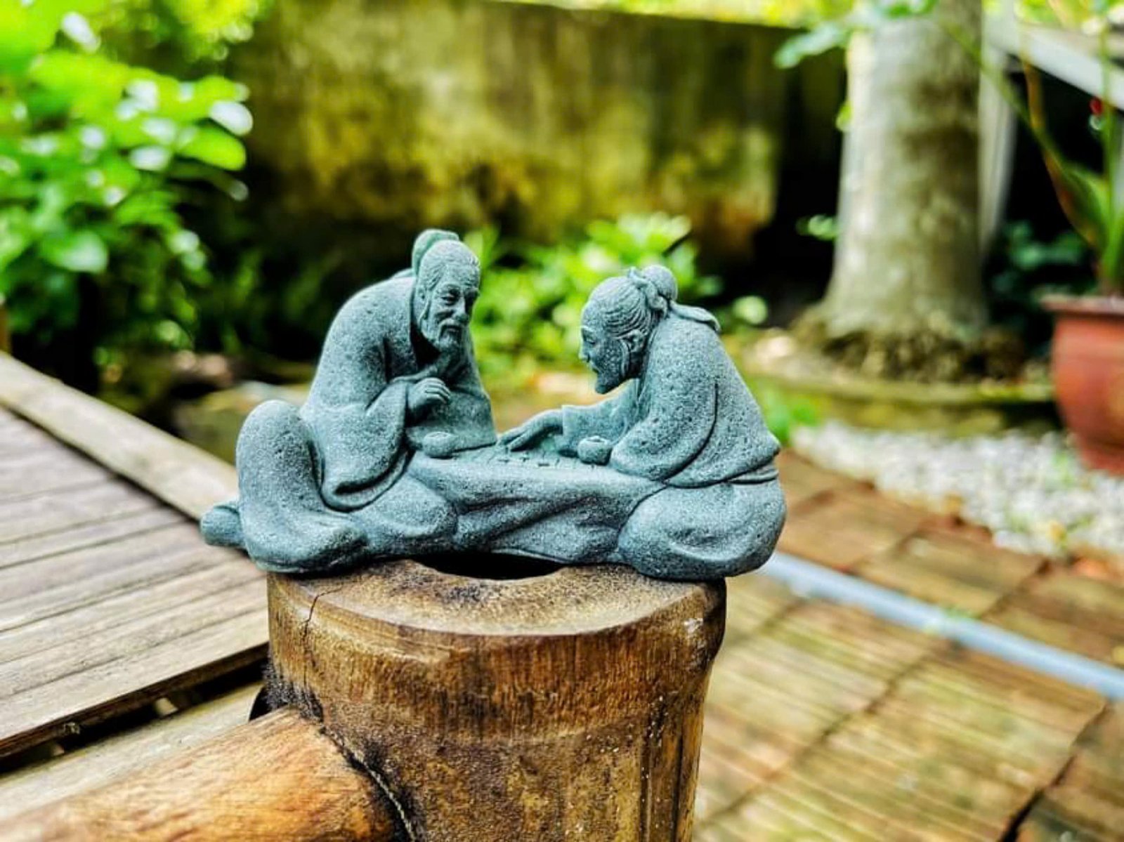 Tượng 2 Ông Chơi Cờ - Phụ Kiện Aquagarden 2